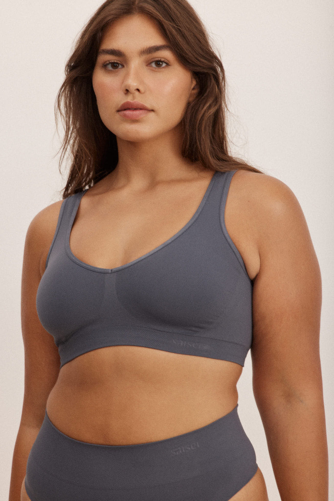 Popular Basics gray sports bra size Large